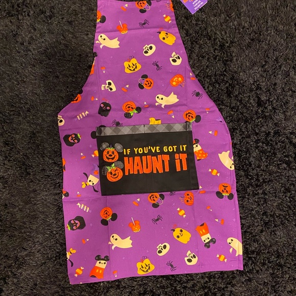 Disney Halloween Apron - Picture 2 of 3
